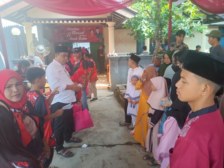 Baksos Jelang Ramadan, Hendri Zein Gelar Khitanan Massal dan Santunan Anak Yatim Baksos Jelang Ramadan, Hendri Zein Gelar Khitanan Massal dan Santunan Anak Yatim