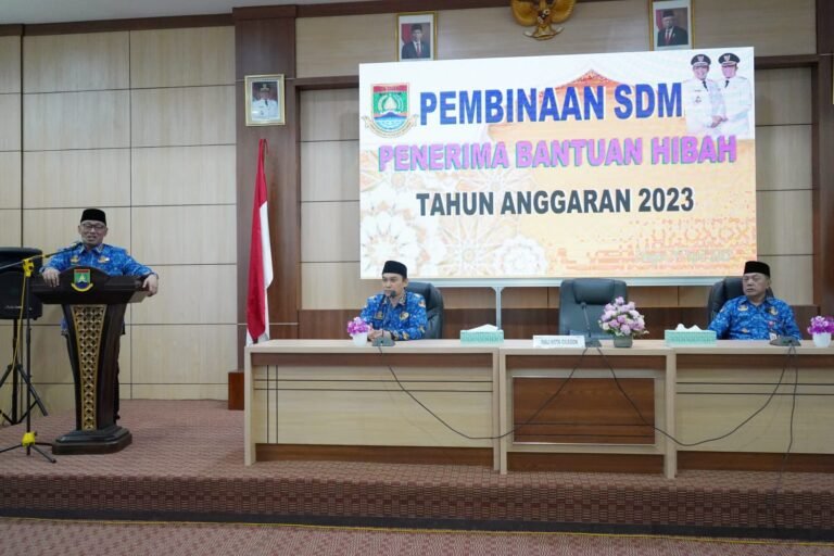 Kucurkan Hibah Miliaran Rupiah, Wali Kota Minta Penerima Bantuan Transparan