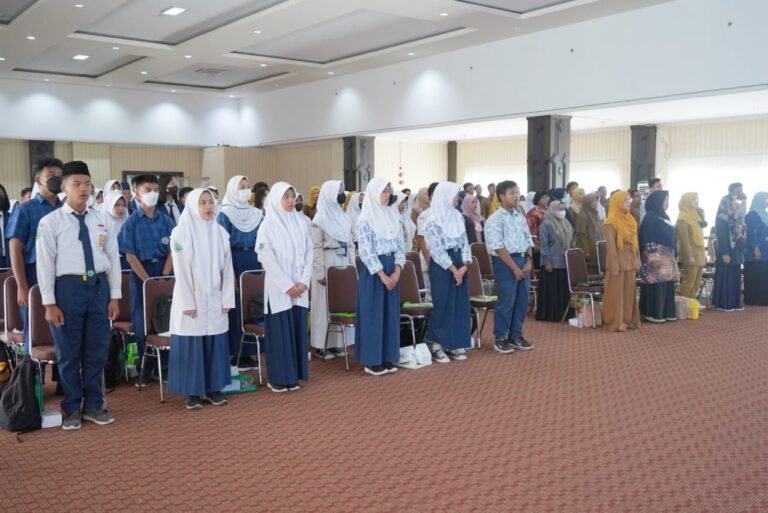 Ratusan Pelajar Ikut Sosialisasi Bahaya Pornografi, Wali Kota Helldy Minta Pelajar Jaga Pergaulan