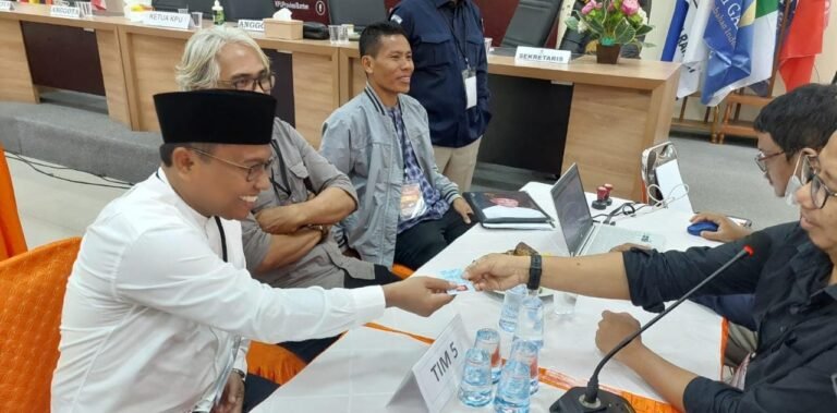 Mantan Anggota DPRD Banten Miftahudin Resmi Daftar Calon DPD RI