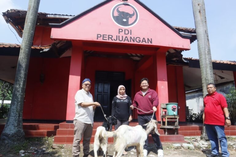 Sambut Idul Adha 1444 H, Ananta Bagikan Hewan Qurban ke DPC PDI Perjuangan dan Pondok Pesantren di Tangerang Raya