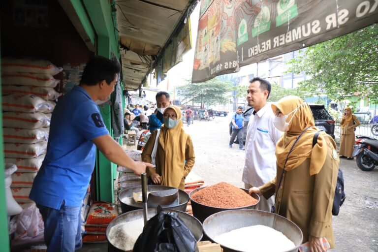 Harga Beras Merangkak Naik, Pemkot Tangerang dan Bulog Gelontorkan 200 Ton Beras di Kota Tangerang