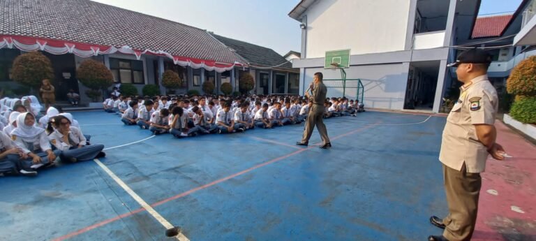Satpol PP Kota Tangerang Goes To School, Edukasi SE Pencemaran Udara hingga Larangan Bakar Sampah Satpol PP Kota Tangerang Goes To School, Edukasi SE Pencemaran Udara hingga Larangan Bakar Sampah