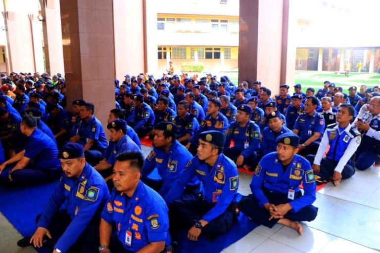 Ratusan Petugas Gabungan yang Tangani Kebakaran TPA Rawa Kucing Tangerang Cuma Diapresiasi