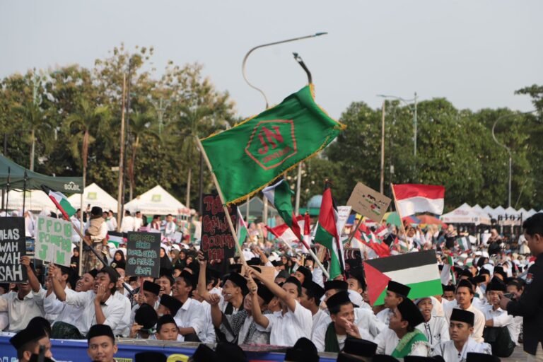Rayakan Hari Santri Nasional, Puluhan Ribu Santri Ramaikan Kirab Santri Kota Tangerang Rayakan Hari Santri Nasional, Puluhan Ribu Santri Ramaikan Kirab Santri Kota Tangerang