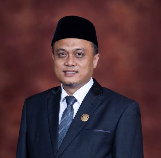 Wakil Ketua DPRD Tengku Apresiasi Pembangunan Taman di Cemara Raya