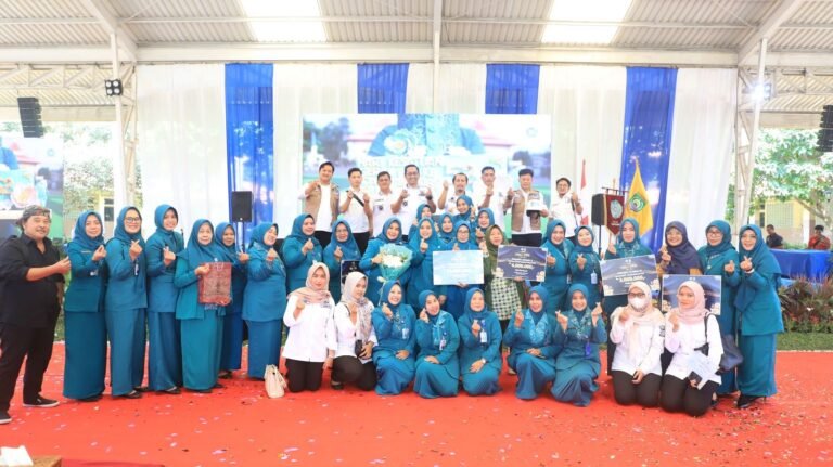 PKK Kecamatan Cibodas Sabet Juara Umum Lomba 10 Program PKK