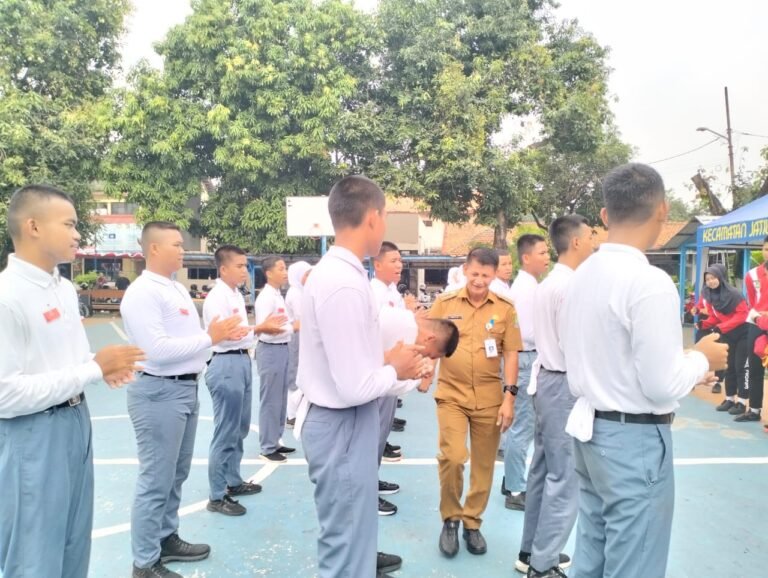 25 Anggota Capaskibra Kecamatan Jatiuwung Lakukan Training Center 25 Anggota Capaskibra Kecamatan Jatiuwung Lakukan Training Center