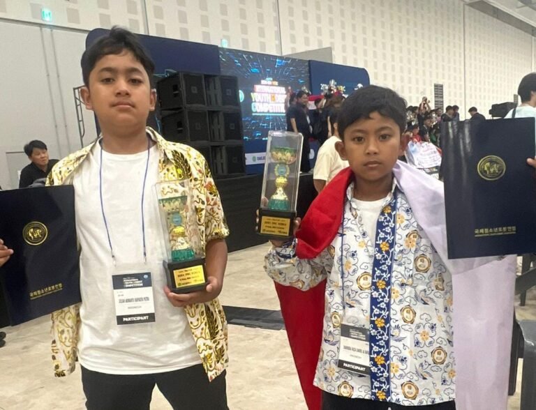 Hebat! 2 Siswa Asal Kota Tangerang Juara Kompetisi Robotik di Korea