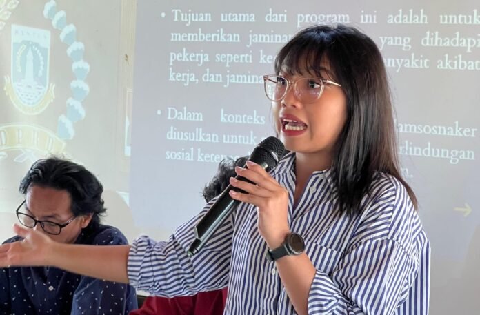 drg. Huga dan Abraham kupas tuntas Raperda Jamsosnaker di komunitas Katolik Banten untuk perlindungan sosial pekerja.