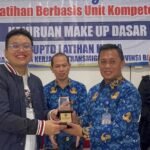 Pelatihan Make Up Dasar di Tangerang untuk perempuan muda, tingkatkan keterampilan dan kemandirian ekonomi, kurangi pengangguran.