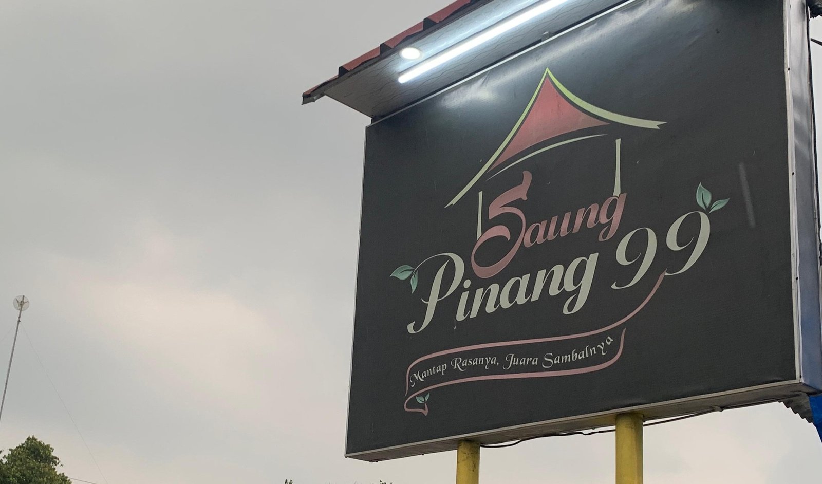 restoran murah enak di Tigaraksa Tangerang, tempat makan keluarga dengan wahana anak, kuliner terjangkau dekat Tigaraksa dengan fasilitas karaoke