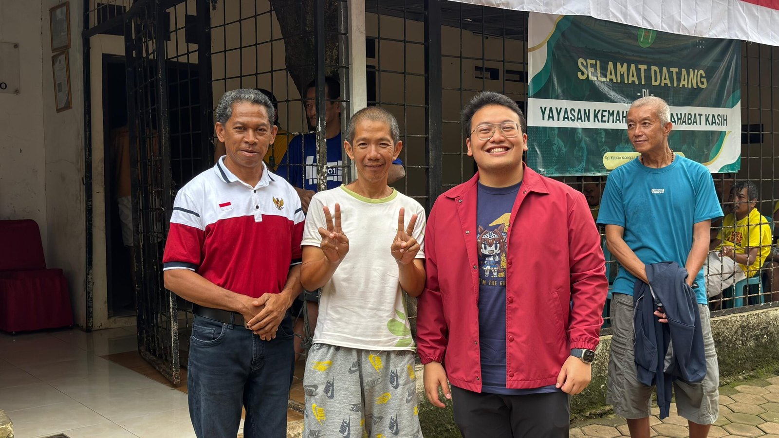 Abraham Garuda Laksono rayakan HUT Kemerdekaan RI ke-80 dengan kunjungan ke Yayasan ODGJ, tunjukkan kasih sayang dan dukungan.