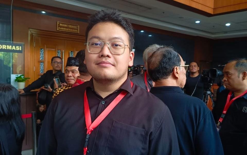 Abraham Garuda dukung Hasto Kristiyanto bebas dari hukum. Amnesti Presiden Prabowo buktikan keyakinan PDIP akan keadilan.