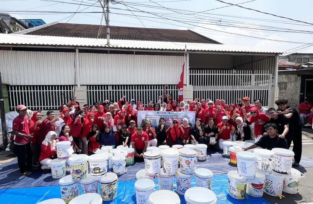 UMN laksanakan PKM di Tanah Abang, ajak warga kelola sampah organik dengan komposter untuk gaya hidup berkelanjutan dan ekonomi sirkular.