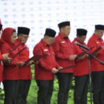 Megawati Soekarnoputri lantik Hasto Kristiyanto sebagai Sekjen PDIP 2025-2030. Hasto kembali pimpin partai banteng untuk ketiga kalinya.