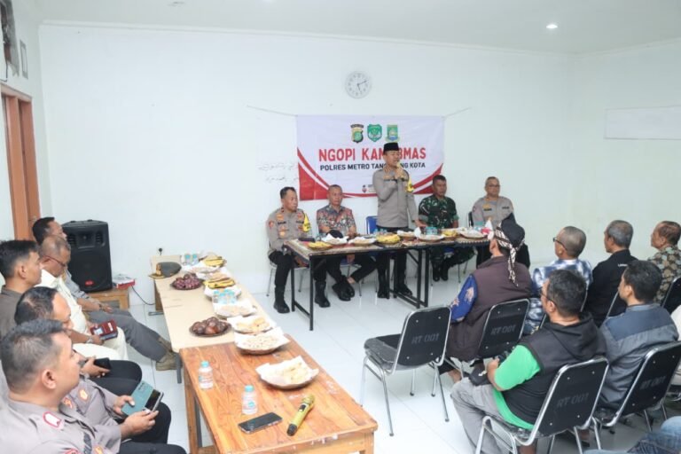 Ngopi Kamtibmas, Kapolres Metro Tangerang Ajak Masyarakat Cegah Kejahatan dan Narkoba Ngopi Kamtibmas, Kapolres Metro Tangerang Ajak Masyarakat Cegah Kejahatan dan Narkoba