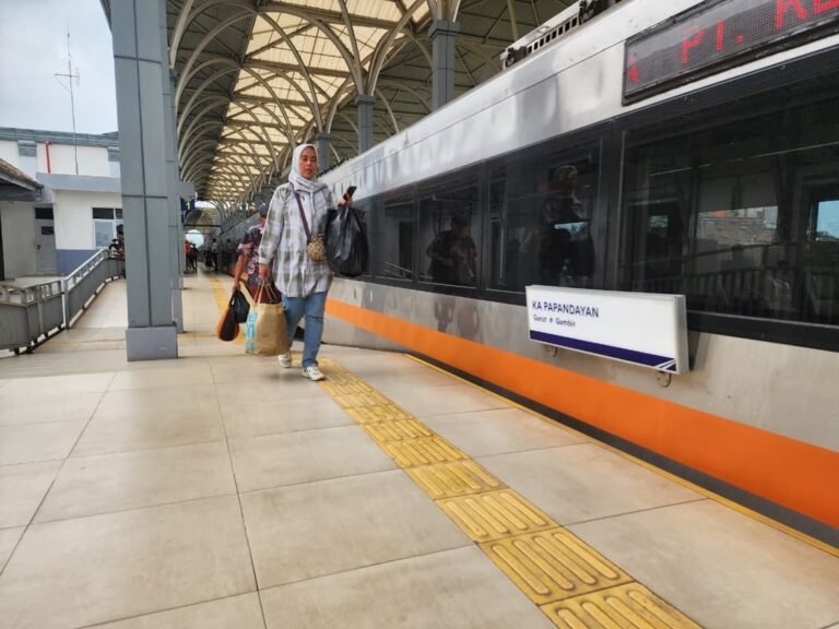 Imbas Genangan Air meluas di Wilayah Daop 4 Semarang dan Daop 1 Jakarta, KAI Daop 2 Bandung Batalkan Sejumlah Perjalanan KA Keberangkatan Minggu, 18 Januari 2026