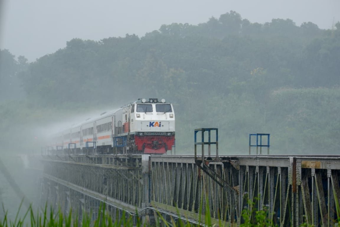 Hujan di Wilayah Jakarta, KAI Imbau Pelanggan Datang Lebih Awal ke Stasiun dan Manfaatkan Face Recognition Boarding Gate
