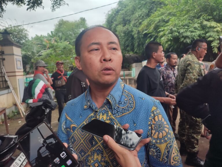 Cegah Dampak Pencemaran, DLH Tangsel Gunakan Biosaka di Sungai Serpong