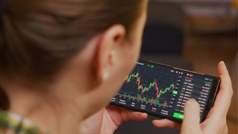 Harga Emas (XAU/USD) 16 Februari 2026 Stabil di $4.993, Pasar Tunggu Sinyal The Fed