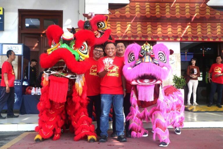 Rayakan Imlek 2577 Kongzili, KAI Daop 9 Jember Hadirkan Barongsai di Jember dan Banyuwangi