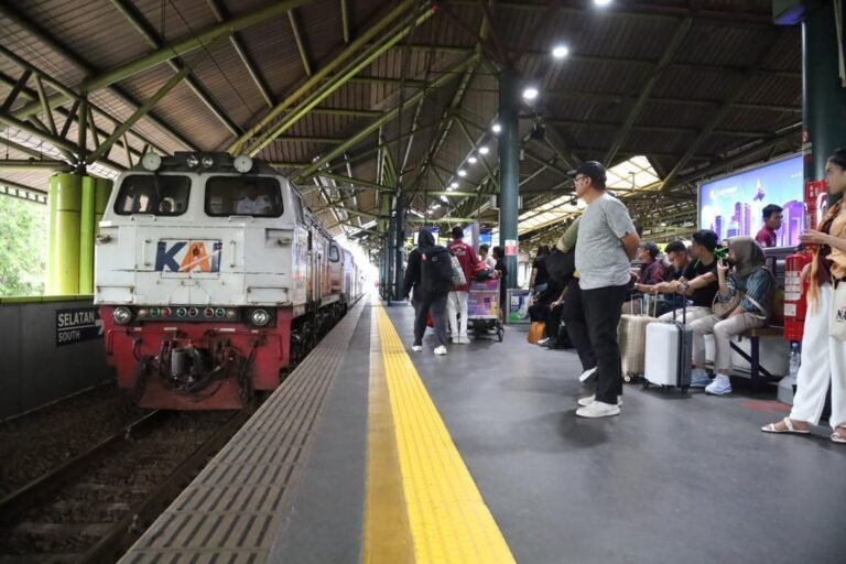 Pemesanan Tiket H-1 Lebaran Tembus 22.494, KAI Daop 1 Jakarta Ajak Masyarakat Mudik Lebih Awal