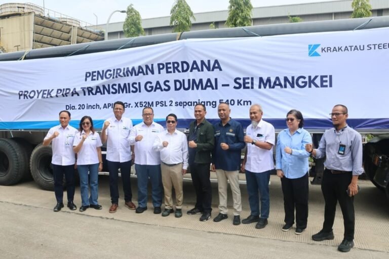 Krakatau Steel Perkuat Ketahanan Energi Nasional Lewat Pengiriman Perdana Pipa Proyek Dumai–Sei Mangkei