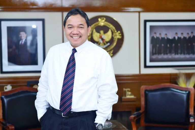 Achsanul Qosasi Kawal Langsung Ujian Doktor Dosen UNIBA Madura, Tegaskan Komitmen Mutu Akademik