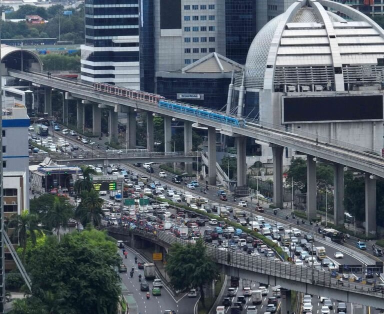 Transportasi Publik Bukan Lagi Alternatif, Kepastian Rute dan Tarif Jadikan LRT Jabodebek Pilihan Utama
