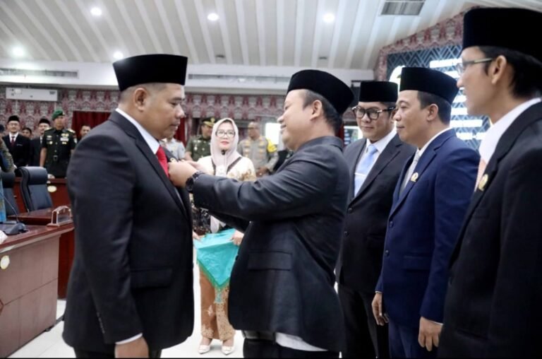 Gelar PAW, DPRD Kota Tangerang Lantik Hendra Gunawan Gantikan almarhum Nurhadi