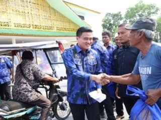 Ramadan Berkah Jelang Lebaran, KOMBAT Sumut Berbagi Taliasih dan Bingkisan untuk Ribuan Warga