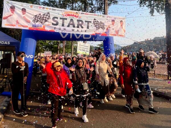 Meriah! Ribuan Warga Ikuti Fun Walk di Pekan Raya Cibodas Tangerang  