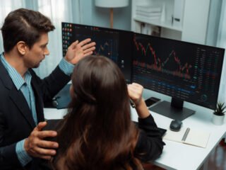 Bagaimana Konflik Internasional Mempengaruhi Pair Forex Utama: Analisis Ketegangan Iran-AS terhadap EUR/USD