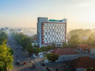 Hadirkan Nostalgia Permainan Tradisional, Metland Hotel Cirebon Gelar Dolan Sore & Pasar Dadakan