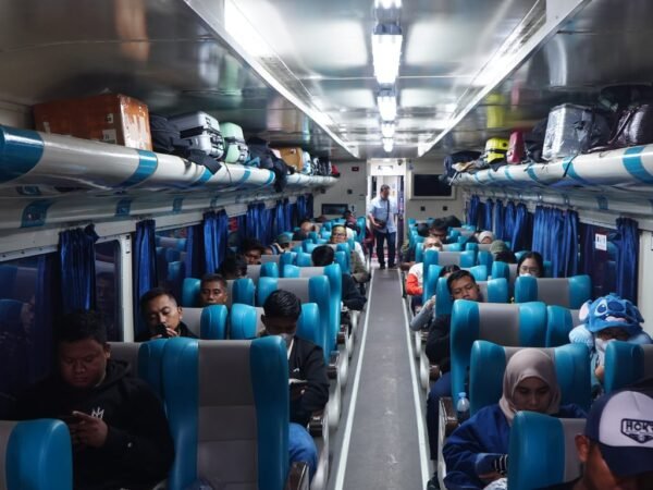 Libur Panjang Paskah Dimanfaatkan Maksimal, KAI Divre III Palembang Layani 26.309 Pelanggan