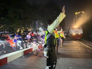 Antisipasi Pawai Kemenangan PERSIB, KAI Daop 2 Bandung Imbau Pelanggan Datang Lebih Awal ke Stasiun