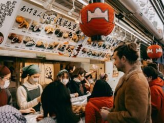 Mengapa Biaya Makan dan Jajan Saat Traveling Sering Membengkak?