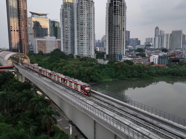 Warga Bekasi dan Cibubur Bisa Manfaatkan LRT Jabodebek untuk Akses ke Jakarta Fair 2026