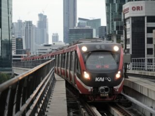 KAI Sesuaikan Jadwal LRT Jabodebek untuk Optimalkan Layanan Jam Sibuk Pagi