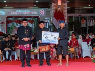 “HUT ke-81 RI, PAM JAYA Rayakan Kebersamaan dan Dukung Penyerahan Ambulans untuk Masyarakat Suku Baduy”
