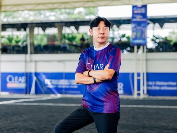 CLEAR Gandeng Shin Tae-yong untuk Kembangkan Talenta Muda Sepak Bola Indonesia