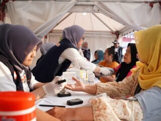 Semarak Merah Putih BRI Region 6 Hadirkan Pemeriksaan Kesehatan Gratis bagi Masyarakat Pasar Malaka Rorotan