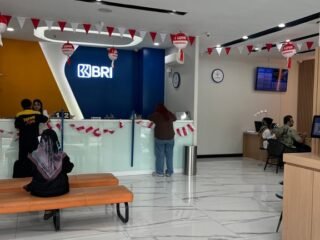 Sambut HUT ke-81 RI, BRI BO Cempaka Mas Semarakkan Kantor dengan Dekorasi Nuansa Merah Putih